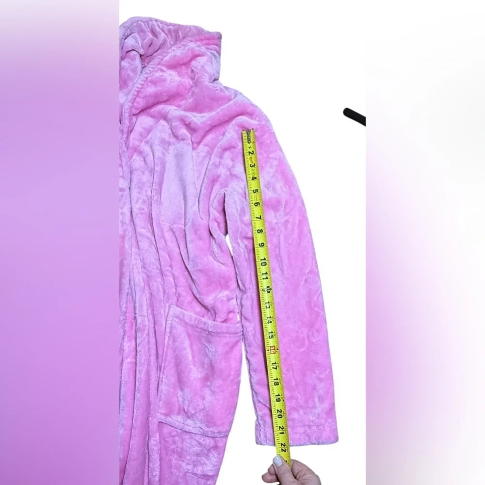 Wrapped In A Cloud Pink Plush Robe Small/Medium Embroidered “Mami”